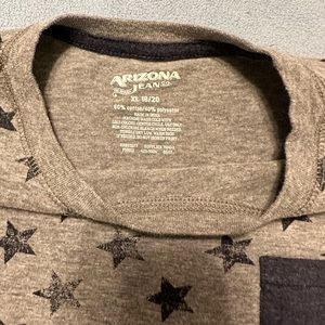 Boys XL (18/20) t-shirt with front pocket